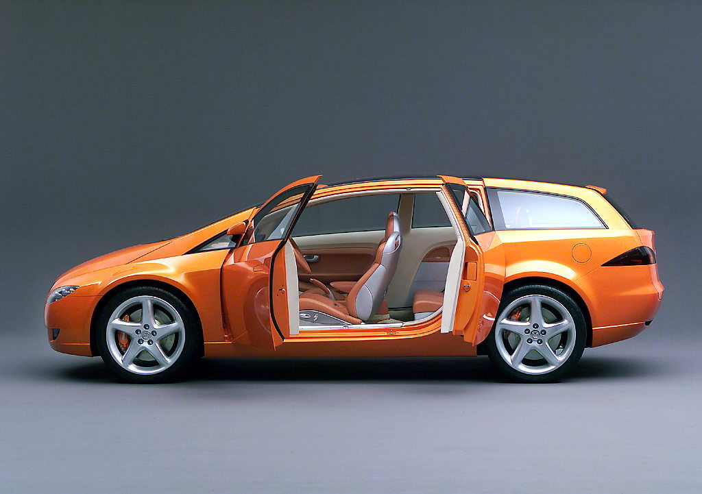 Mazda MX Sport Tourer 2001 005a.jpg